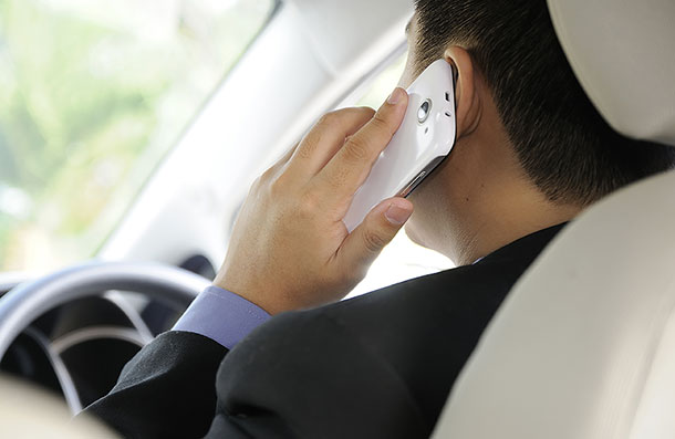 mobile-phone-while-driving